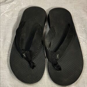 Chaco flip flops